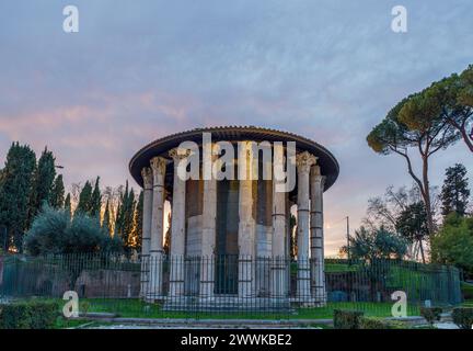 Der Tempel des Hercules Victor in der Piazza Bocca della Verita in Rom, Italien Stockfoto