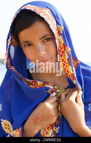 Baloch Girl (Baluch) in Chabahar County, Sistan und Baluchestan Provinz, Iran. Stockfoto