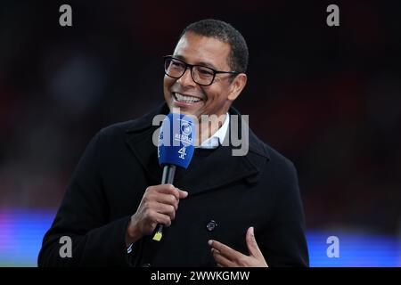 London, Großbritannien. März 2024. Gilberto Silva wird während der Arbeit am Präsentationsteam für Channel 4 Television gezeigt. England gegen Brasilien, internationales Fußball-Freundschaftsspiel im Wembley Stadium in London am Samstag, 23. März 2024. Nur redaktionelle Verwendung. bild von Andrew Orchard/Andrew Orchard Sportfotografie/Alamy Live News Credit: Andrew Orchard Sportfotografie/Alamy Live News Stockfoto