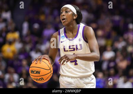 Baton Rouge, LA, USA. März 2024. Flau'jae Johnson (4) der LSU bringt den Ball in der zweiten Runde des NCAA Women's March Madness Turniers zwischen den Middle Tennessee Blue Raiders und den LSU Tigers im Pete Maravich Assembly Center in Baton Rouge, LA. Jonathan Mailhes/CSM/Alamy Live News Stockfoto