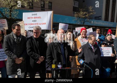 New York, Usa. März 2024. Harvey Epstein, Mitglied der New Yorker State Assembly, spricht bei einer Kundgebung, die dazu aufruft, das Mount Sinai Beth Israel Hospital offen zu halten, da die geplante Schließung des 16 Street Campus im Juli bevorsteht. Quelle: SOPA Images Limited/Alamy Live News Stockfoto