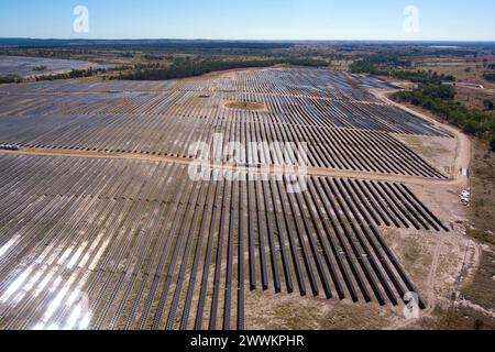 Solarfarm mit einer Fläche von über 500 Hektar in Wandoan South Queensland Australien Stockfoto