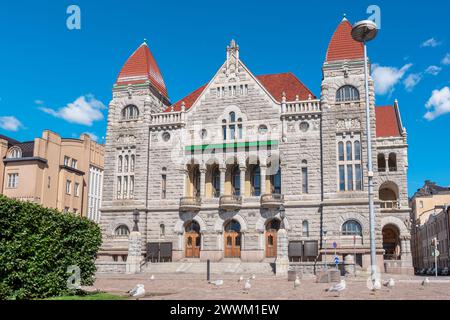 Blick auf die Fassade des Finnischen Nationaltheaters. Helsinki, Finnland Stockfoto