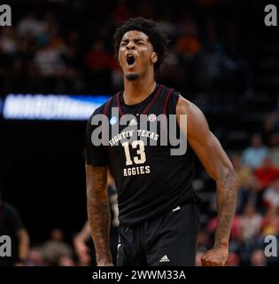 Memphis, Tennessee, USA. März 2024. Texas A&M Stürmer SOLOMON WASHINGTON (13) reagiert nach einem drei-Punkte-Korb beim NCAA Men's Basketball Tournament in der zweiten Runde zwischen den Houston Cougars und den Texas A&M Aggies am 24. März 2024. Houston gewann mit 100:95, in Überstunden. (Kreditbild: © Scott Coleman/ZUMA Press Wire) NUR REDAKTIONELLE VERWENDUNG! Nicht für kommerzielle ZWECKE! Stockfoto