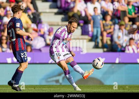 Valladolid, Spanien. März 2024. Ivan Sanchez von Real Valladolid wurde während des Fußballspiels der LaLiga Hypermotion Woche 2023/24 zwischen Real Valladolid und SD Eibar im Jose Zorrilla Stadium 32 in Aktion gesehen. Endergebnis: Real Valladolid 3: 1 SD Eibar (Foto: Federico Titone/SOPA Images/SIPA USA) Credit: SIPA USA/Alamy Live News Stockfoto