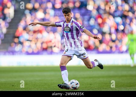 Valladolid, Spanien. März 2024. David Torres von Real Valladolid wurde während des Fußballspiels der LaLiga Hypermotion Woche 2023/24 zwischen Real Valladolid und SD Eibar im Jose Zorrilla Stadium 32 in Aktion gesehen. Endergebnis: Real Valladolid 3: 1 SD Eibar (Foto: Federico Titone/SOPA Images/SIPA USA) Credit: SIPA USA/Alamy Live News Stockfoto