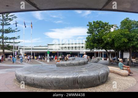 Die „Nebel“-Muschelskulptur vor dem Manly Wharf Ferry Terminal, Manly, North Sydney, Sydney, New South Wales, Australien Stockfoto