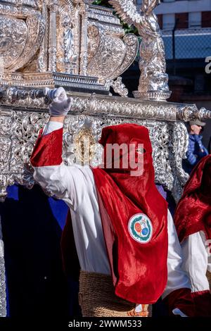 Karwochenprozession in Oviedo, Bruderschaft der Studenten, Asturien. Spanien. Stockfoto