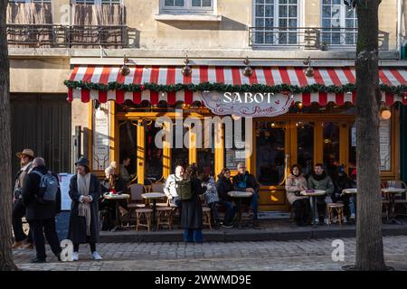 Dezember 2023 - Einkaufs- und Restaurantviertel, Montmartre, Paris, Frankreich. Stockfoto