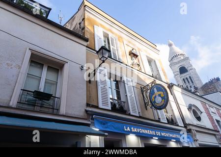 Dezember 2023 - Einkaufs- und Restaurantviertel, Montmartre, Paris, Frankreich. Stockfoto