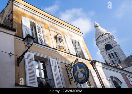 Dezember 2023 - Einkaufs- und Restaurantviertel, Montmartre, Paris, Frankreich. Stockfoto