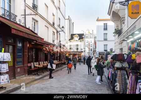 Dezember 2023 - Einkaufs- und Restaurantviertel, Montmartre, Paris, Frankreich. Stockfoto