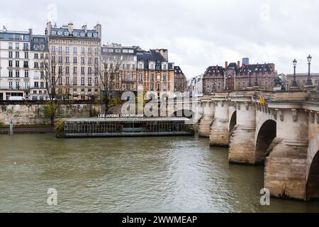 5. Dezember 2023 - Pont Neuf, Paris. Die Pont Neuf (neue Brücke) ist eine der bekanntesten Brücken in Paris, Frankreich. Trotz seines Namens, was bedeutet Stockfoto