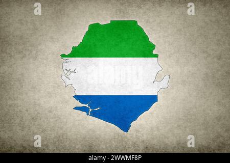 Grunge-Karte von Sierra Leone mit seiner Flagge, die auf einem alten Papier innerhalb der Grenze gedruckt ist. Stockfoto