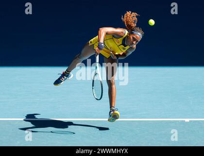 Coco Gauff (USA) in Aktion bei den Australian Open 2024 im Melbourne Park, Melbourne, Victoria, Australien. Stockfoto