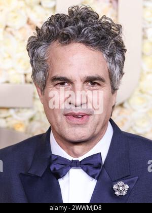 BEVERLY HILLS, LOS ANGELES, KALIFORNIEN, USA - JANUAR 07: Mark Ruffalo kommt bei den 81. Jährlichen Golden Globe Awards, die am 7. Januar 2024 im Beverly Hilton Hotel in Beverly Hills, Los Angeles, Kalifornien, USA, stattfinden. (Foto: Xavier Collin/Image Press Agency) Stockfoto