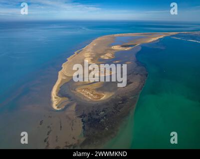 Aus der Vogelperspektive des Fangar Point und der Bucht (Punta del Fangar und Badia del Fangar), im Ebro-Delta (Tarragona, Katalonien, Spanien) Stockfoto