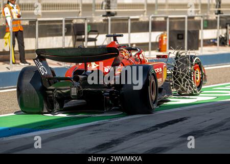BAHRAIN INTERNATIONAL CIRCUIT, BAHRAIN – 21. FEBRUAR: Charles Leclerc, Ferrari SF-23 während der Bahrain-Tests am Bahrain International Circuit am 21. Februar 2024 in Sakhir, Bahrain. (Foto: Michael Potts/BSR Agency) Stockfoto