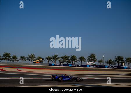 BAHRAIN INTERNATIONAL CIRCUIT, BAHRAIN – 21. FEBRUAR: Logan Sargeant, Williams Racing FW45 während der Bahrain International Circuit am 21. Februar 2024 in Sakhir, Bahrain. (Foto: Michael Potts/BSR Agency) Stockfoto