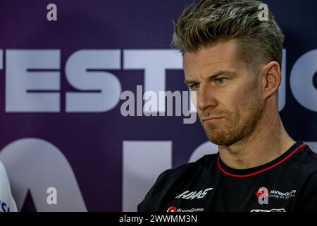 BAHRAIN INTERNATIONAL CIRCUIT, BAHRAIN - 21. FEBRUAR: Nico Hulkenberg, Haas F1 VF-23 während der Bahrain-Tests auf dem Bahrain International Circuit am 21. Februar 2024 in Sakhir, Bahrain. (Foto: Michael Potts/BSR Agency) Stockfoto