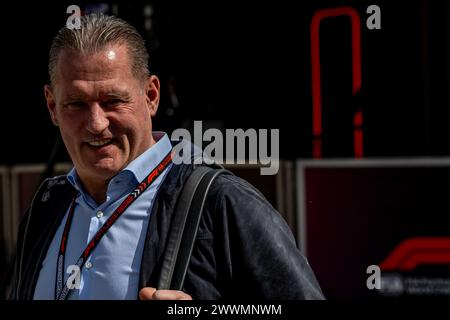 BAHRAIN INTERNATIONAL CIRCUIT, BAHRAIN - 02. MÄRZ: Jos Verstappen, Vater Max Verstappen, während des Bahrain Grand Prix auf dem Bahrain International Circuit am Sonntag, 2. März 2024 in Sakhir, Bahrain. (Foto: Michael Potts/BSR Agency) Credit: BSR Agency/Alamy Live News Stockfoto