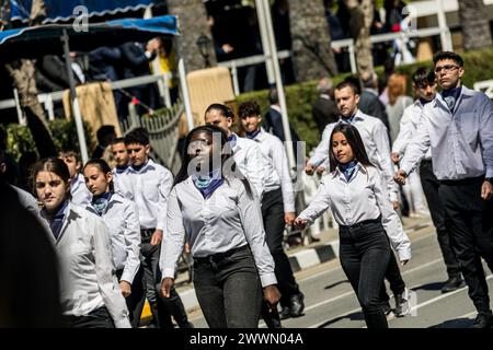 Nikosia, Zypern. März 2024. Die Studentenparade zum 203. Jahrestag des Unabhängigkeitstages findet heute vor der griechischen Botschaft in Nikosia, Zypern, am 25. März 2024 statt. Der Jahrestag erinnert an den 25. März 1821, als die Griechen die Revolution gegen das Osmanische Reich begannen. (Foto: Kostas Pikoulas/SIPA USA). Quelle: SIPA USA/Alamy Live News Stockfoto