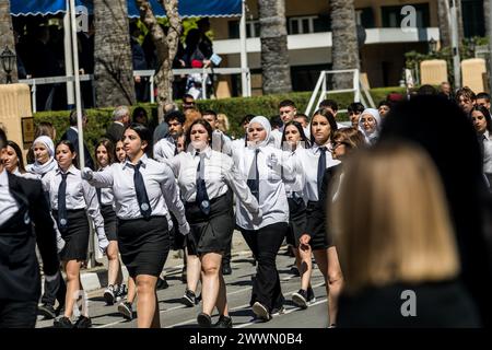Nikosia, Zypern. März 2024. Die Studentenparade zum 203. Jahrestag des Unabhängigkeitstages findet heute vor der griechischen Botschaft in Nikosia, Zypern, am 25. März 2024 statt. Der Jahrestag erinnert an den 25. März 1821, als die Griechen die Revolution gegen das Osmanische Reich begannen. (Foto: Kostas Pikoulas/SIPA USA). Quelle: SIPA USA/Alamy Live News Stockfoto