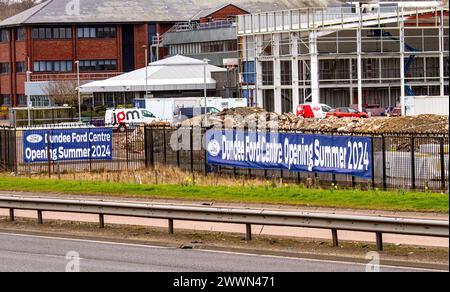 Dundee, Tayside, Schottland, Großbritannien. März 2024. Wetter in Großbritannien: Die Stadt Dundee begrüßt das neue Ford Center, das im Sommer 2024 geöffnet werden soll. Ein Familienunternehmen wird auf einem 10 Hektar großen Grundstück an der Baird Avenue, Kingsway West Dundee, gebaut. Als neuer Ford Main Dealer in Dundee werden sie über eine vollständige Palette neuer Ford-Fahrzeuge verfügen, darunter den All Electric Ford Mustang Mach-E sowie über 100 Gebrauchtwagen und Nutzfahrzeuge. Quelle: Dundee Photographics/Alamy Live News Stockfoto