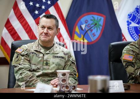 Generalmajor der Armee Michael R. Weimer besucht das Guam-Kommandoteam der Nationalgarde am 7. Februar 2023. Nationalgarde Stockfoto