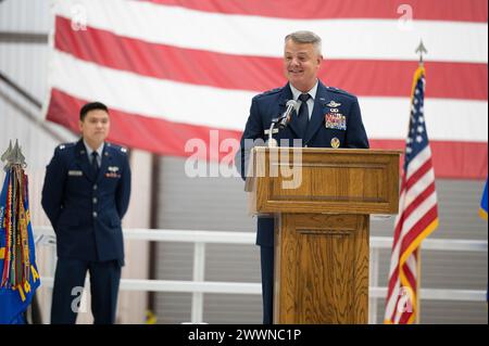 Generalmajor Derin S. Durham, 4. Air Force Commander, spricht am 3. Februar 2024 vor den Luftfahrern des 434. Luftbetankungsflügels auf der Grissom Air Reserve Base, Ind. Durham leitete die Zeremonie des Kommandowechsels und übertrug das Kommando über die 434. ARW von Col. Summer A. Fields an Col. Van T. Thai. Luftwaffe Stockfoto