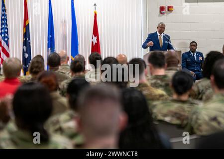 Der 172. Airlift-Flügel war Gastredner des pensionierten Generalmajor der US-Armee Augustus L. Collins, ehemaliger Adjutant General von Mississippi für das Black Heritage Program am 23. Februar 2024 in Jackson, Mississippi. Die jährliche Veranstaltung beinhaltete auch besondere Bemerkungen von Colonel Britt Watson, 172nd AW Commander, und musikalische Auswahlen des 172nd Ensemble. Air National Guard Stockfoto