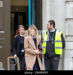 London, 25. März 2024 Laura Trott, MBE, Abgeordneter, Chief Secretary to the Treasury außerhalb des Kabinettsbüros zu sehen Credit: Richard Lincoln/Alamy Live News Stockfoto