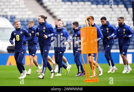 Nordirische Spieler während eines Trainings im Hampden Park, Glasgow. Bilddatum: Montag, 25. März 2024. Stockfoto