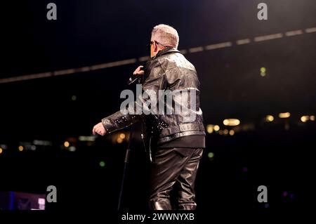 Holly Johnson von Frankie geht live bei der 80er Live Party in der Veltins-Arena auf Schalke. Gelsenkirchen, 23.03.2024 *** Holly Johnson aus Frankie geht live auf der 80er Jahre Live Party in der Veltins Arena in Schalke Gelsenkirchen, 23 03 2024 Foto:xxF.xZeisingx/xFuturexImagex 80er live 4396 Stockfoto