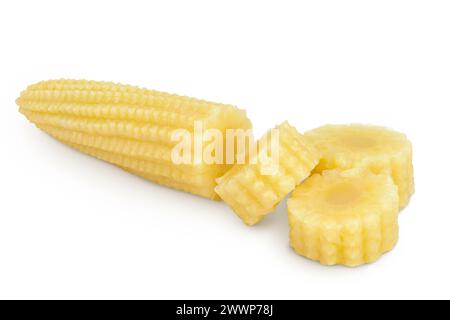 Eingelegte junge Maiskolben isoliert auf weißem Hintergrund Stockfoto