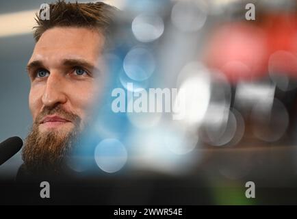 Frankfurt, Deutschland. 25. März 2024, Hessen, Frankfurt/Main: Fußball: Nationalmannschaft, vor dem Länderspiel gegen die Niederlande, Pressekonferenz, DFB Campus. Nationalspieler Robert Andrich, aufgenommen während der Pressekonferenz. Foto: Arne Dedert/dpa Credit: dpa Picture Alliance/Alamy Live News Stockfoto