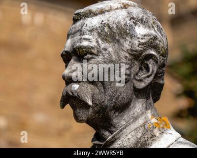 FLORENZ, ITALIEN - 23. MÄRZ 2024: Der monumentale Friedhof der 'Porte Sante' neben der Basilika San Miniato al Monte (St. Minias auf dem Berg) Stockfoto