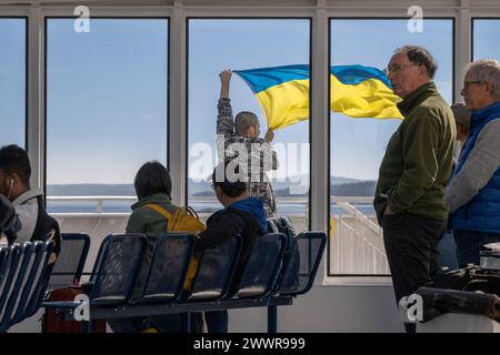 Sitzplätze auf der Fähre Coastal Celebration, Strait of Georgia, British Columbia, Kanada Stockfoto