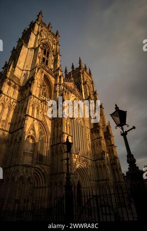 York Minster York England March 2024 York Minster, ehemals Kathedrale und Metropolitische Kirche von Saint Peter in York, ist eine anglikanische Kathedrale Stockfoto