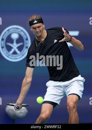 Miami, Vereinigte Staaten Von Amerika. März 2024. MIAMI GARDENS, FLORIDA - 25. MÄRZ: Alexander Zverev aus Deutschland gegen Christopher Eubanks aus den USA in der 10. Runde der Miami Open im Hard Rock Stadium am 25. März 2024 in Miami Gardens, Florida. (Foto: Alberto E. Tamargo/SIPA USA) Credit: SIPA USA/Alamy Live News Stockfoto