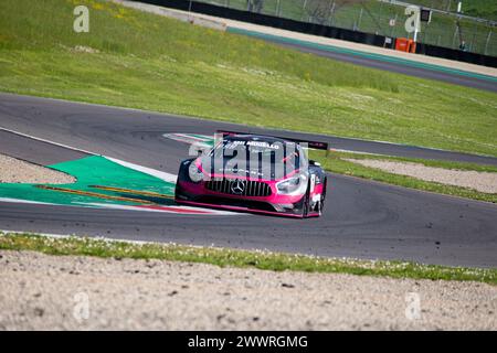 Mugello Circuit, Italien 24/03/2024 - 12h Mugello, Serie 24H. Rennen Teil 2. Mercedes-AMG GT3 von Hofor Racing in Aktion auf der Rennstrecke. Foto: Fabio Pagani/Alamy Live News Stockfoto