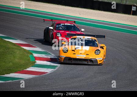 Mugello Circuit, Italien 24/03/2024 - 12h Mugello, Serie 24H. Rennen Teil 2. FAHRER in Aktion auf der Rennstrecke. Foto: Fabio Pagani/Alamy Live News Stockfoto