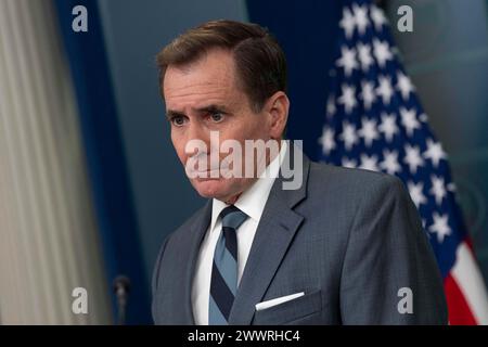 Washington, Usa. März 2024. John Kirby, Berater für nationale Sicherheitskommunikation des Weißen Hauses, nimmt am 25. März 2024 am Daily Briefing im Weißen Haus in Washington, DC Teil. Credit: Chris Kleponis/Pool via CNP Credit: Abaca Press/Alamy Live News Stockfoto