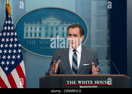 Washington, Usa. März 2024. John Kirby, Berater für nationale Sicherheitskommunikation des Weißen Hauses, nimmt am 25. März 2024 am Daily Briefing im Weißen Haus in Washington, DC Teil. Credit: Chris Kleponis/Pool via CNP Credit: Abaca Press/Alamy Live News Stockfoto