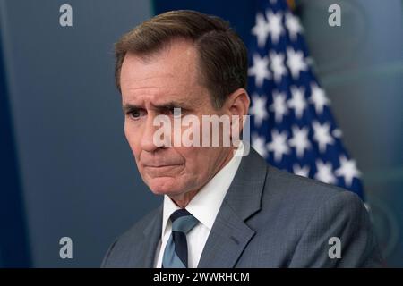 Washington, Usa. März 2024. John Kirby, Berater für nationale Sicherheitskommunikation des Weißen Hauses, nimmt am 25. März 2024 am Daily Briefing im Weißen Haus in Washington, DC Teil. Credit: Chris Kleponis/Pool via CNP Credit: Abaca Press/Alamy Live News Stockfoto