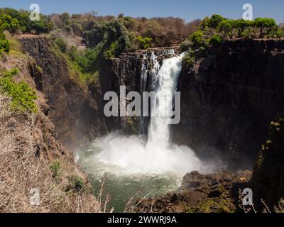 Devil's Cataract in der Trockenzeit (Teil der Victoria Falls) - Blick von Simbabwe Stockfoto