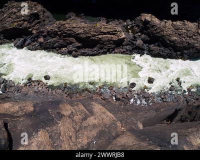 Sambesi-Fluss unter den Victoria Falls (Simbabwe) Stockfoto