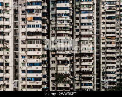 Wohnblock in chinesischer Stadt (Chongqing, China) Stockfoto