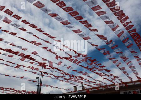 Gaziantep, Turkiye. März 2024. Gaziantep, Turkiye. 25. März 2024. Buntgeburten der Republikanischen Volkspartei in Gaziantep vor den bevorstehenden Kommunalwahlen in Turkiye. Quelle: ZUMA Press, Inc./Alamy Live News Stockfoto