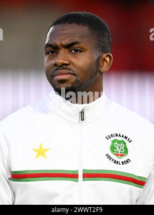 ALMERE - Anfernee Dijksteel of Suriname während des Freundschaftsspiels zwischen Suriname und Martinique im Almere City FC Stadium am 24. März 2024 in Almere, Niederlande. ANP | Hollandse Hoogte | GERRIT VAN COLOGNE Stockfoto